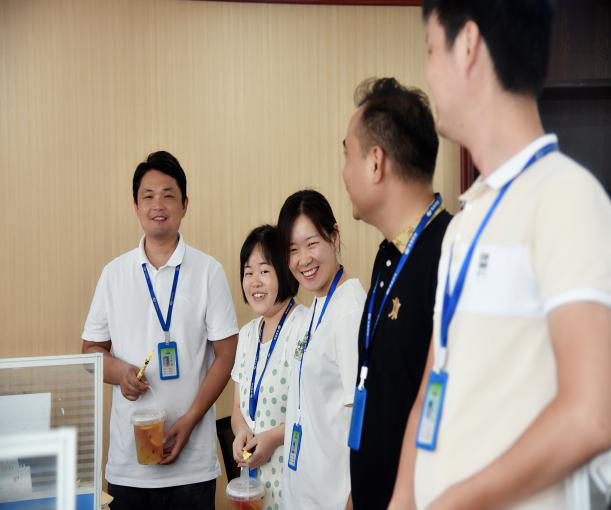 彩神体育·（中国）体育官方网站工会开展“夏季送清凉”活动